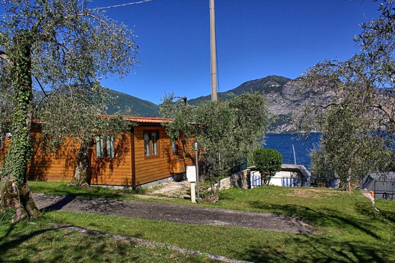 Monja Camping Village Brenzone sul Garda Luaran gambar
