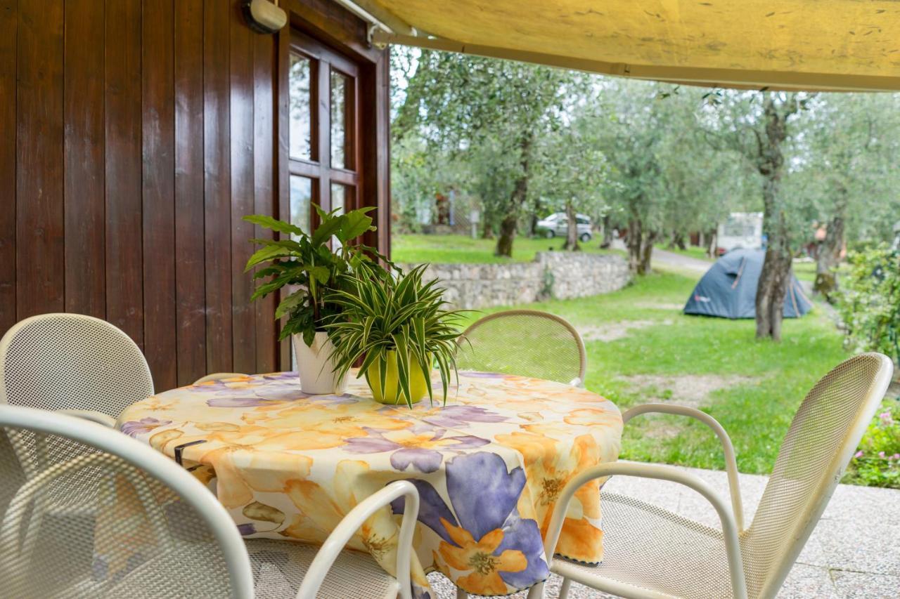 Monja Camping Village Brenzone sul Garda Luaran gambar
