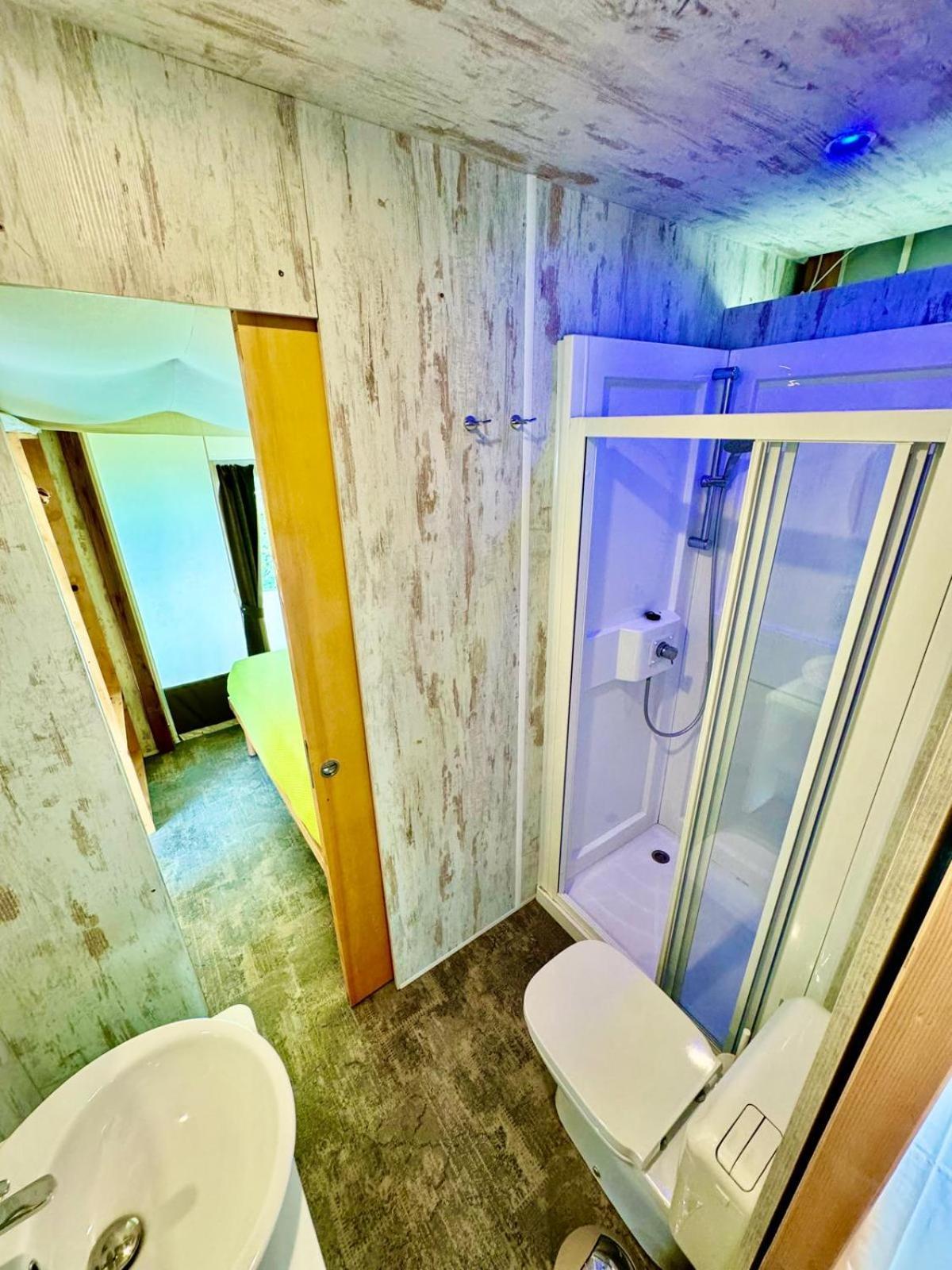 Monja Camping Village Brenzone sul Garda Luaran gambar