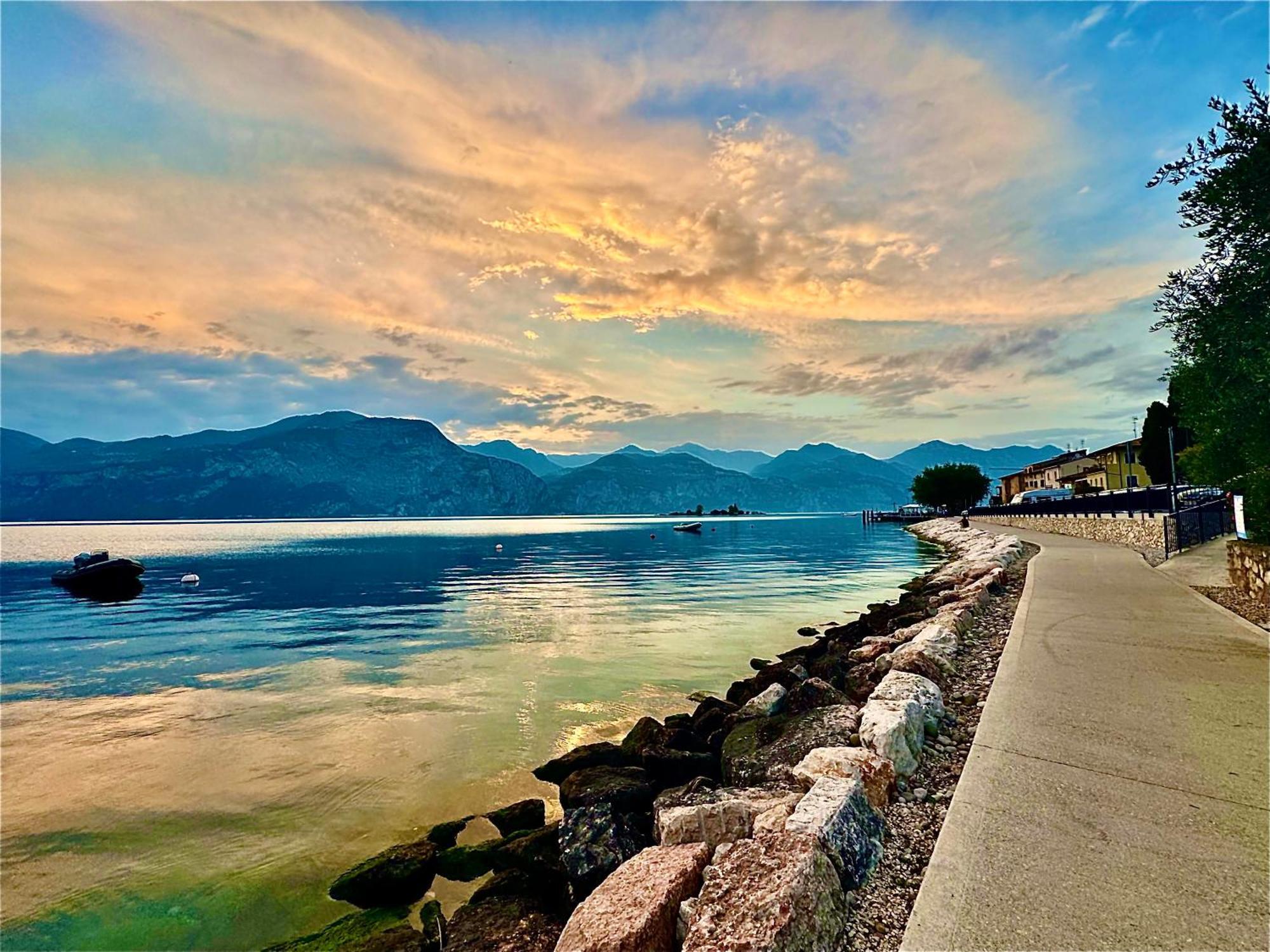Monja Camping Village Brenzone sul Garda Luaran gambar