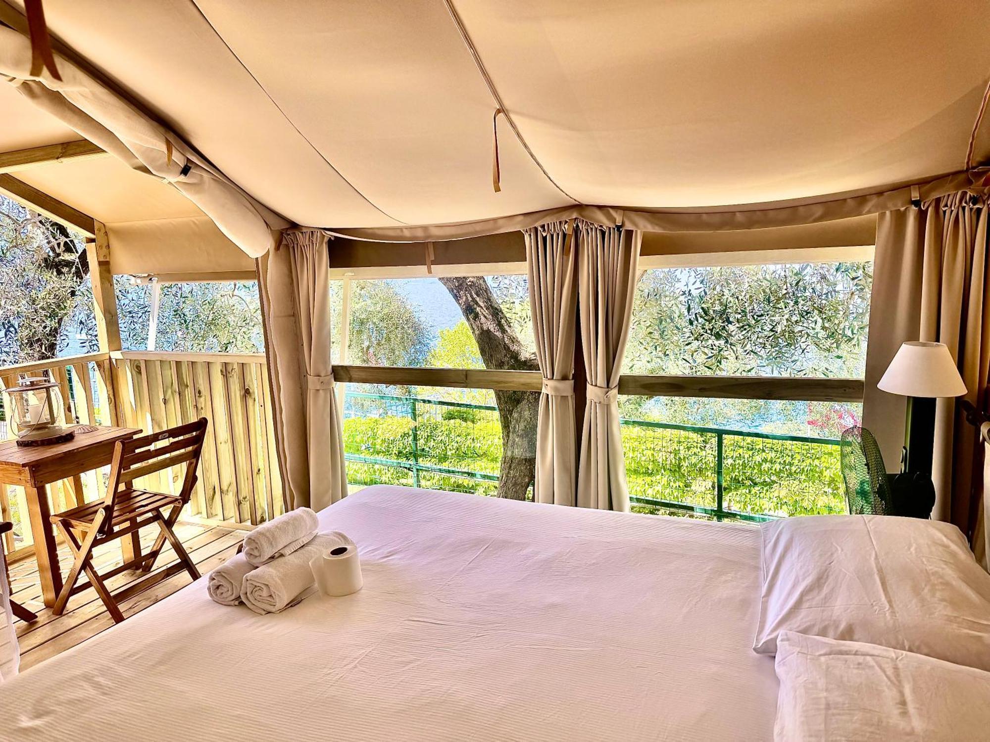 Monja Camping Village Brenzone sul Garda Luaran gambar