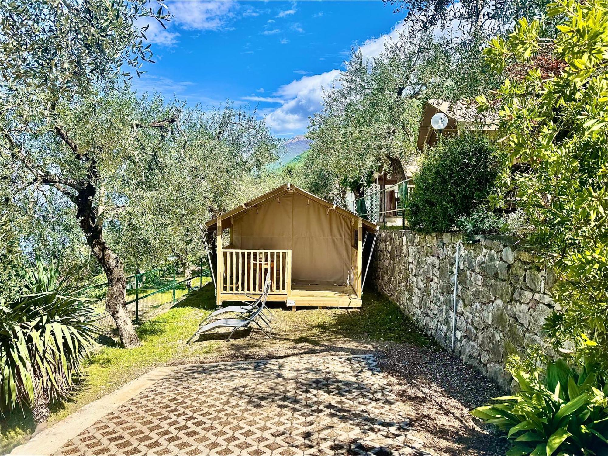 Monja Camping Village Brenzone sul Garda Luaran gambar