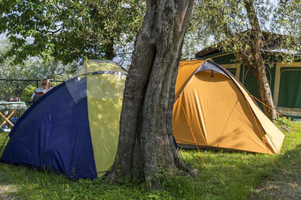 Monja Camping Village Brenzone sul Garda Luaran gambar