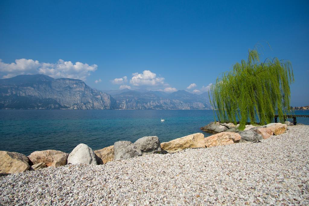 Monja Camping Village Brenzone sul Garda Luaran gambar