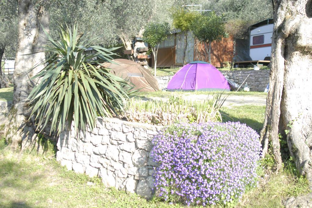 Monja Camping Village Brenzone sul Garda Luaran gambar