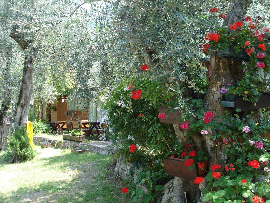 Monja Camping Village Brenzone sul Garda Luaran gambar